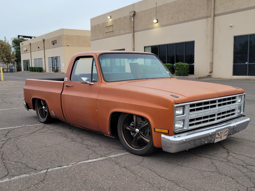 1985 ORNG C10 Squarebody detail