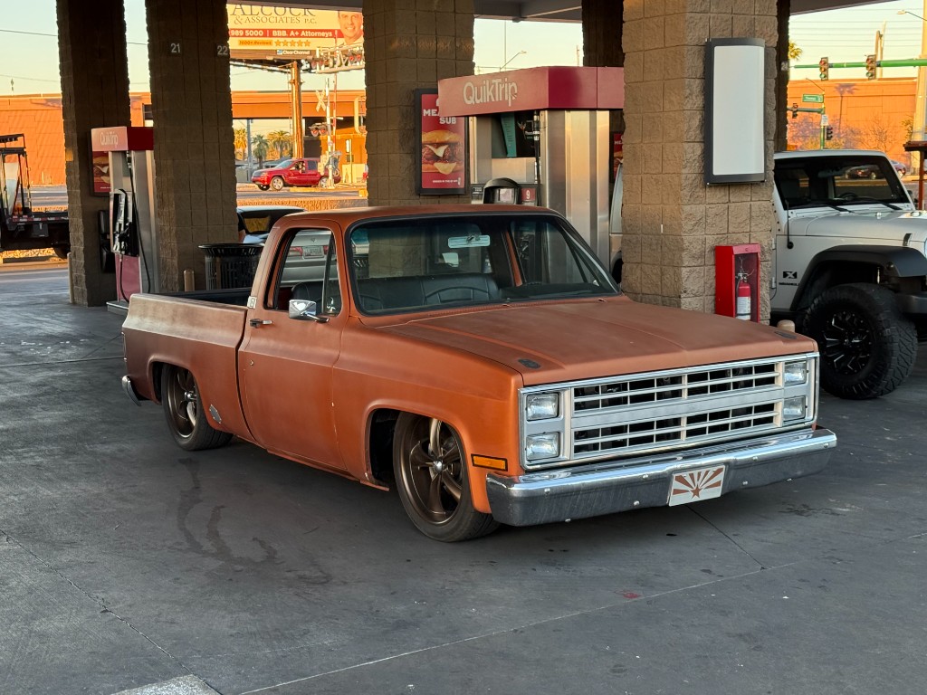 1985 ORNG C10 Squarebody detail